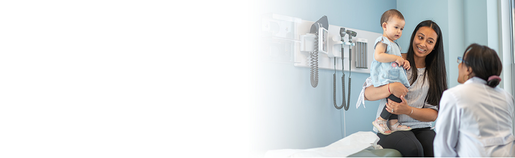 mujer hablando por telefono